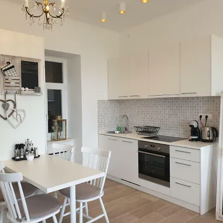 Alex - Sea View By Irundo