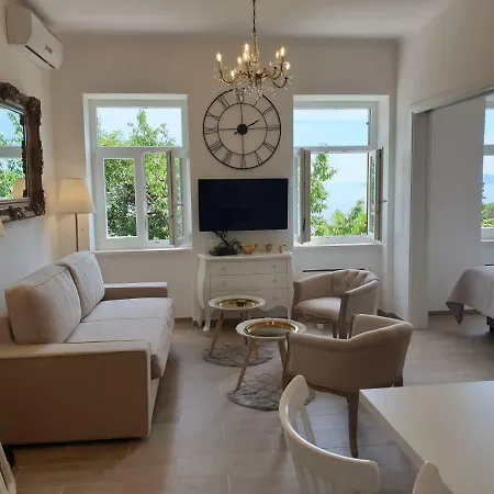 Apartmán Alex - Sea View *